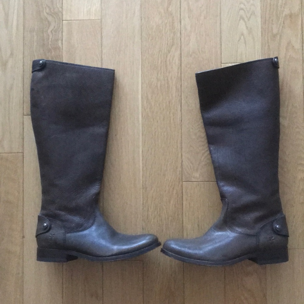 NWOB Frye Melissa Button Back Zip Boots Brown 5.5